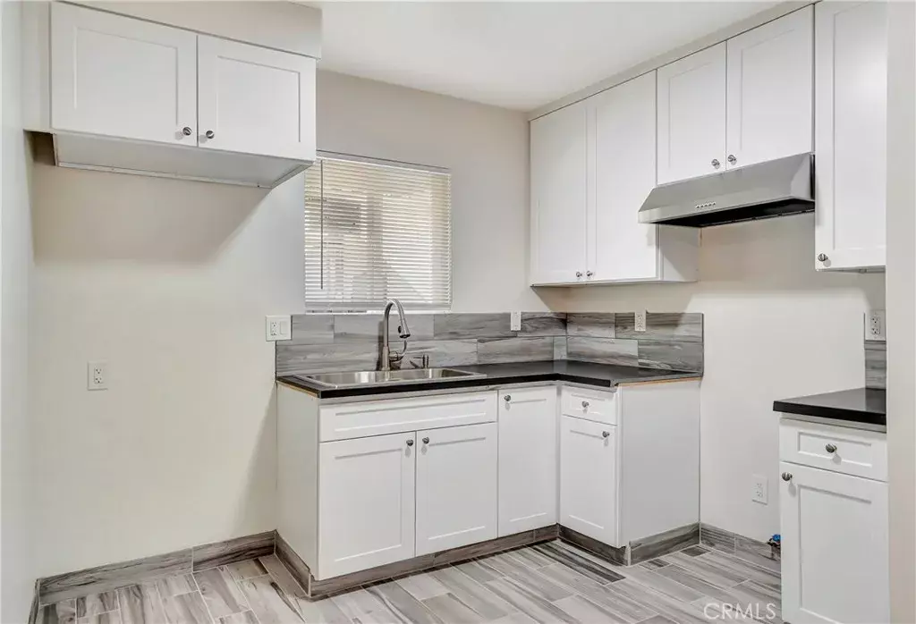 Van Nuys, CA 91401,14233 Sylvan Street