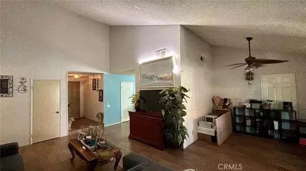 Simi Valley, CA 93063,2433 Medina Avenue