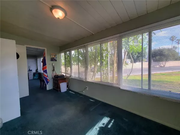 Mission Hills (san Fernando), CA 91345,2 Donna