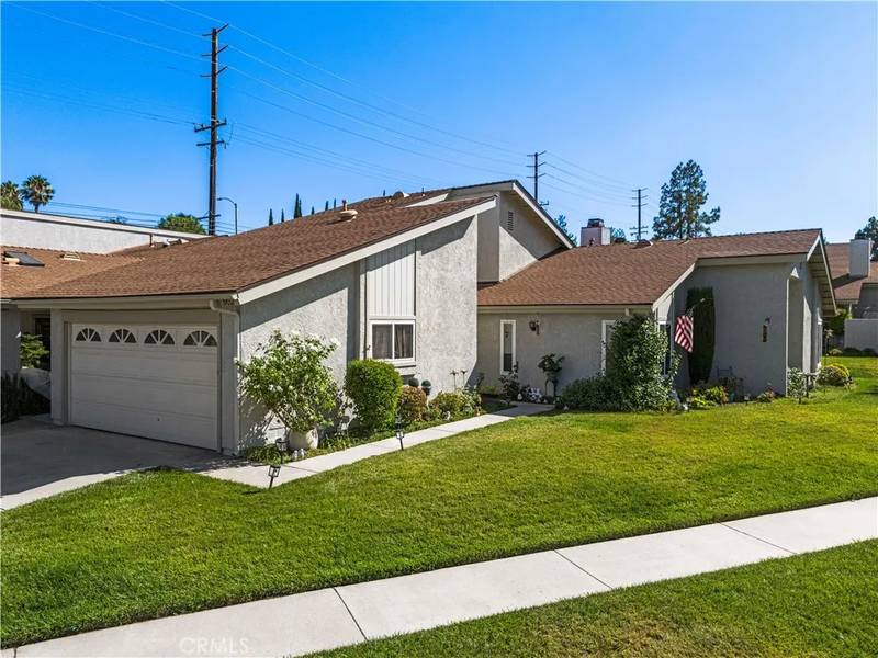 19012 Avenue Of The Oaks, Newhall, CA 91321