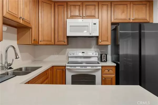 Van Nuys, CA 91405,15015 Sherman Way #314