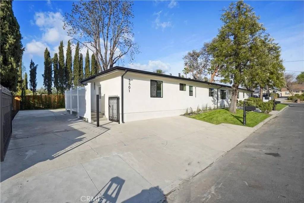 5501 Beckford, Tarzana, CA 91436