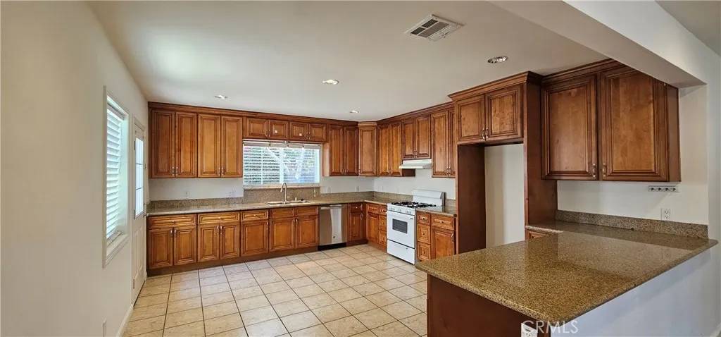 Reseda, CA 91335,7025 Rhea Avenue