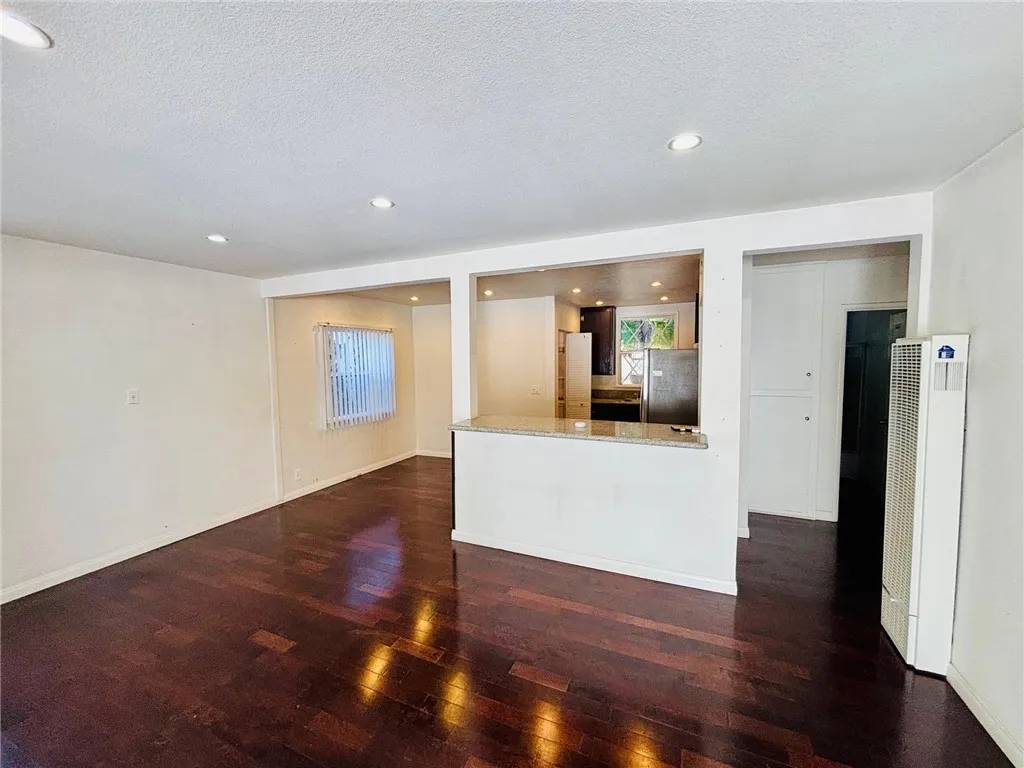 Van Nuys, CA 91405,14756 Lemay Street