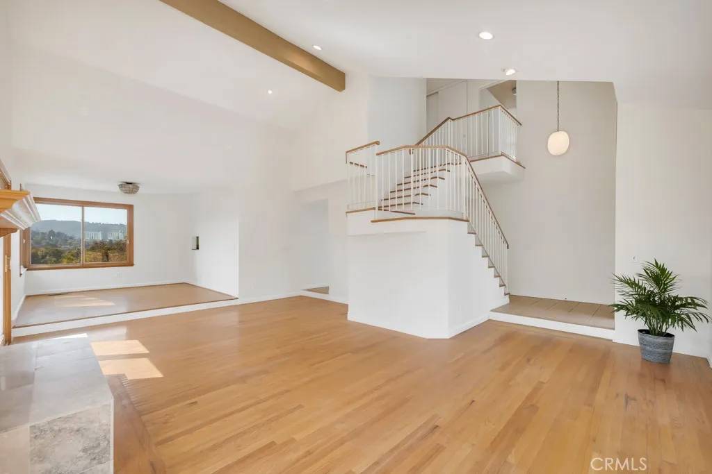 Woodland Hills, CA 91364,22210 Miston Drive
