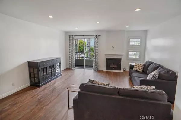 North Hollywood, CA 91601,11230 Peach Grove Street #206