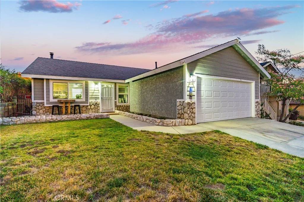 42635 Pinecliff Street, Lake Hughes, CA 93532