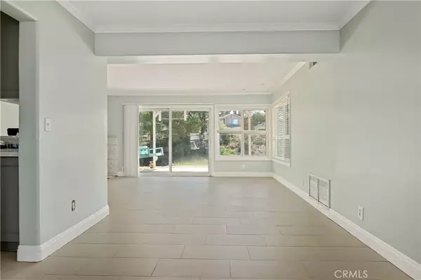 Simi Valley, CA 93065,1054 Currier Avenue