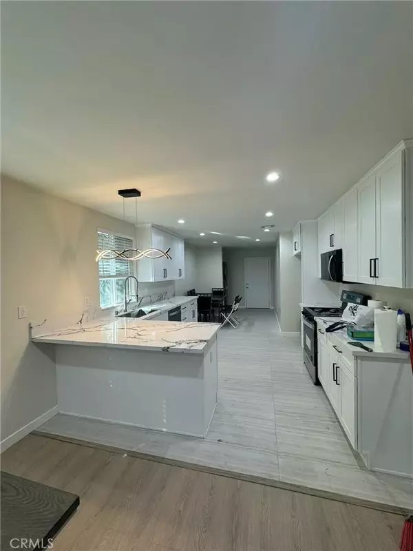 Tujunga, CA 91042,7711 Forsythe Street
