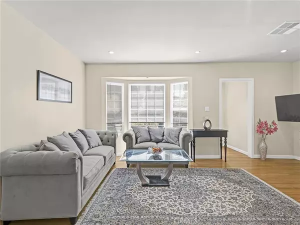Encino, CA 91316,5169 Hesperia Avenue