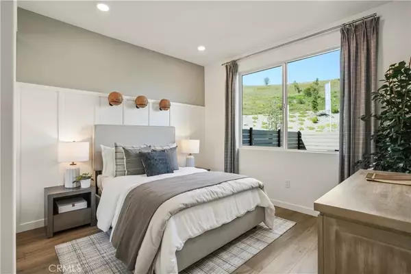 Valencia, CA 91381,27306 Bear Creek Lane