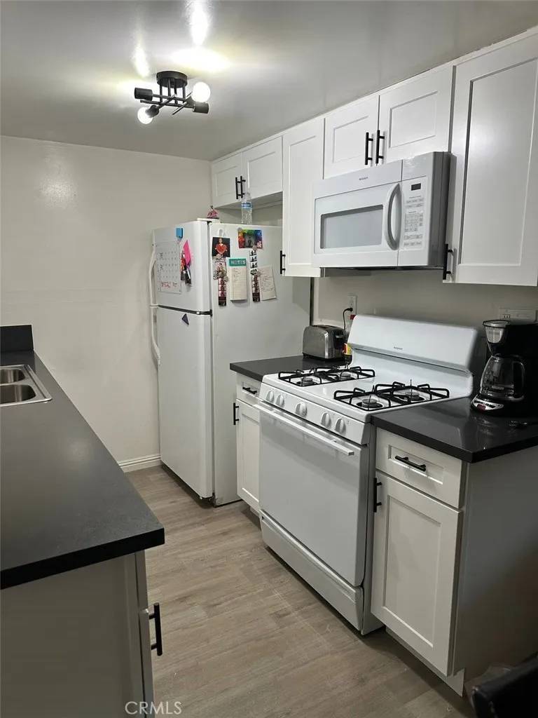 North Hills, CA 91343,Address not disclosed