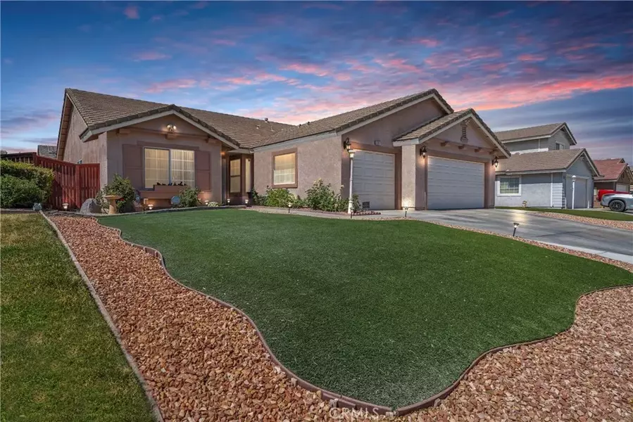 3267 Desert Cloud Avenue, Rosamond, CA 93560