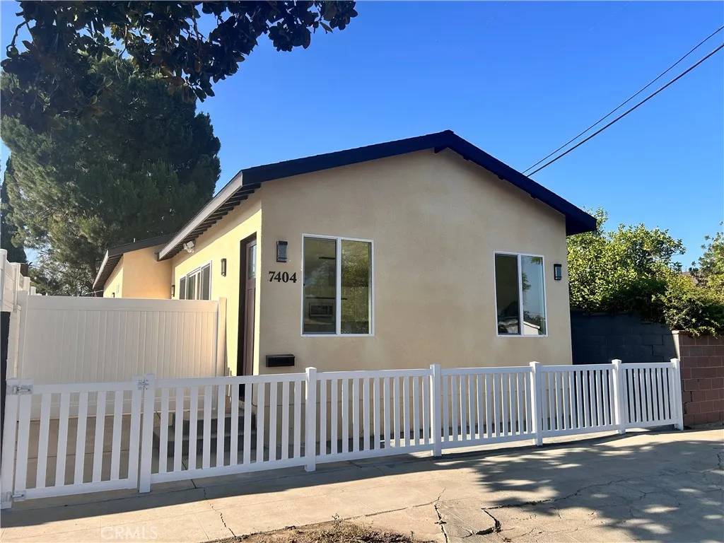 7404 Hatillo Avenue, Winnetka, CA 91306