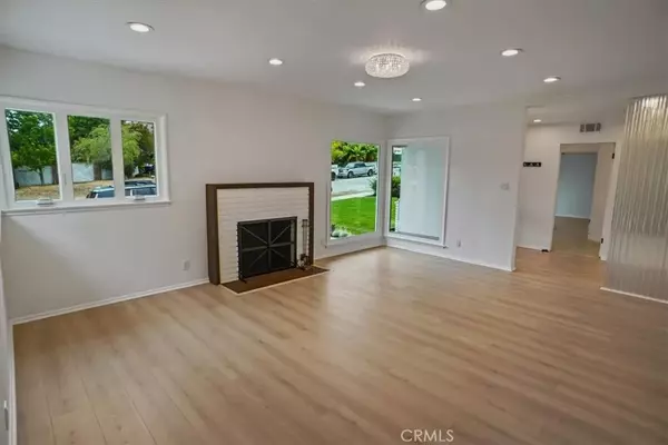 Burbank, CA 91501,914 E Grinnell Drive