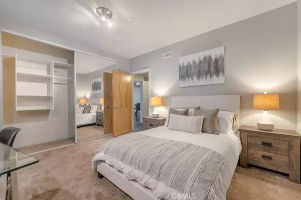 Los Angeles, CA 90049,171 N Church Lane #514