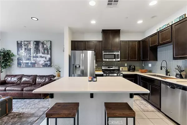 Van Nuys, CA 91405,14713 Sherman Way #1/2