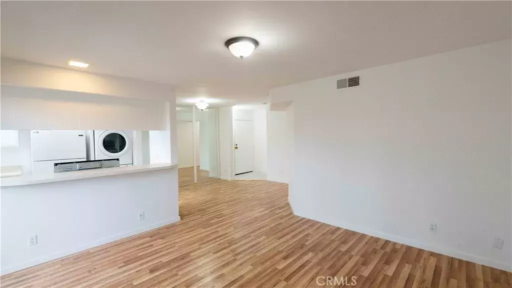 14610 Erwin Street #304, Van Nuys, CA 91411