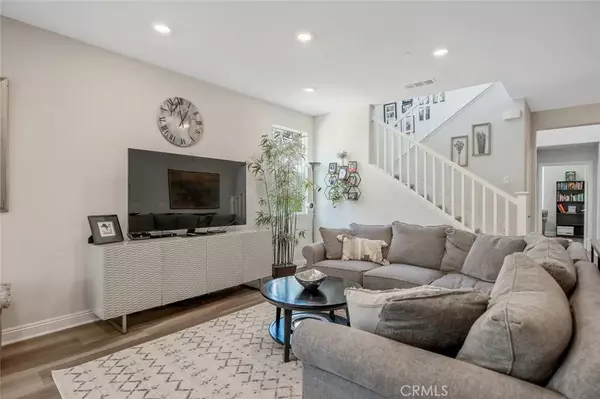 Saugus, CA 91350,20533 Martingale Place