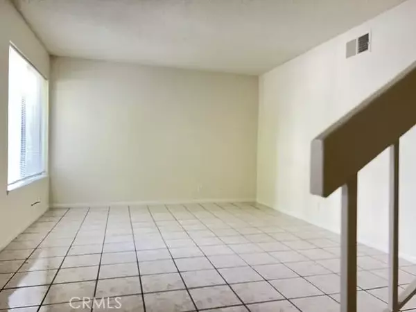 North Hills, CA 91343,8321 Burnet 3 Avenue #3