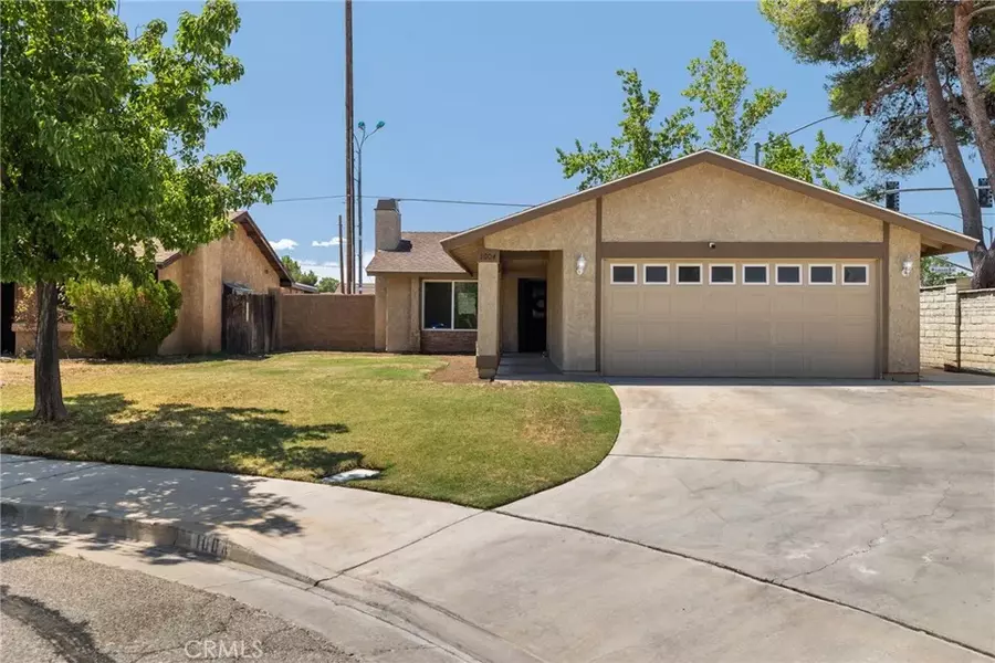 1004 Lightcap Street, Lancaster, CA 93535