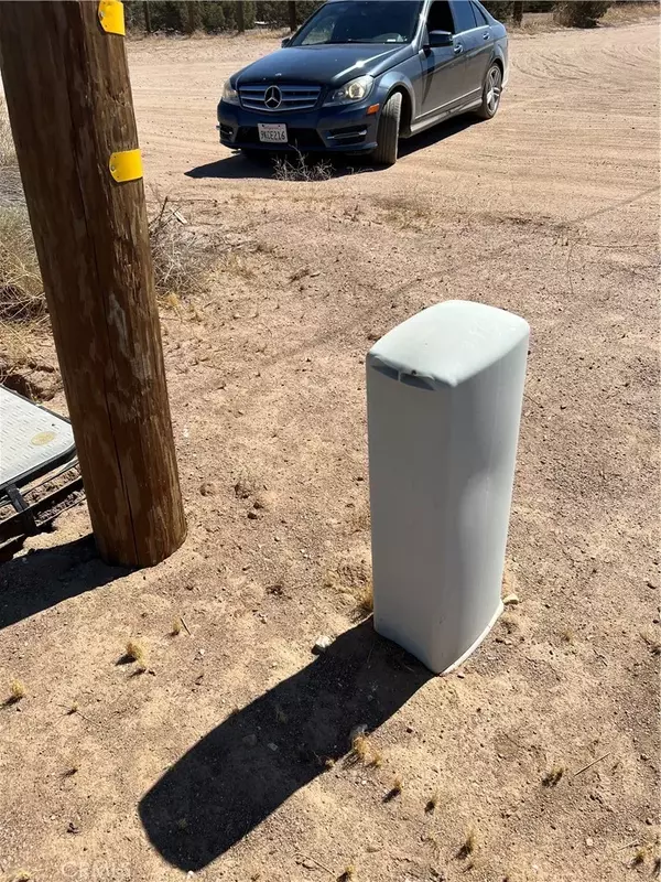 Oak Hills, CA 92344,0 Cedar