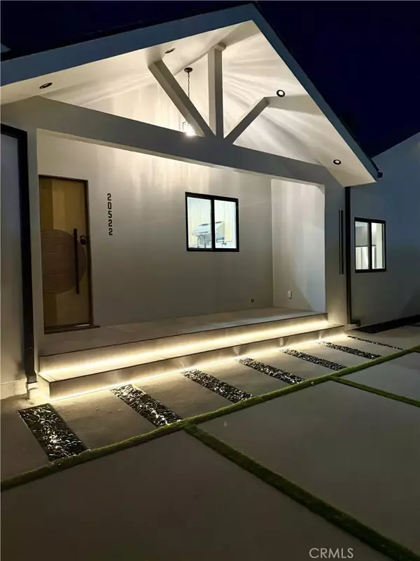 Winnetka, CA 91306,20522 Sherman Way