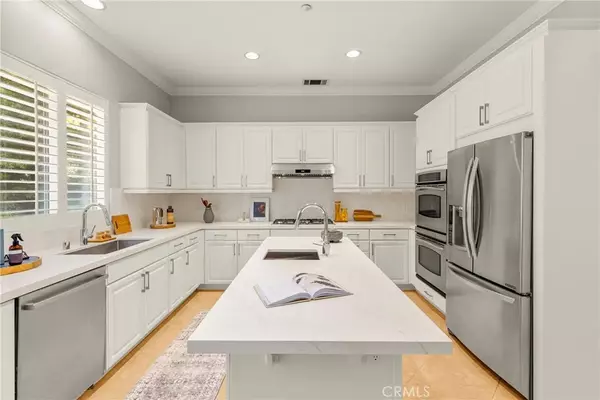 Los Angeles, CA 90068,2729 Hollyview Court