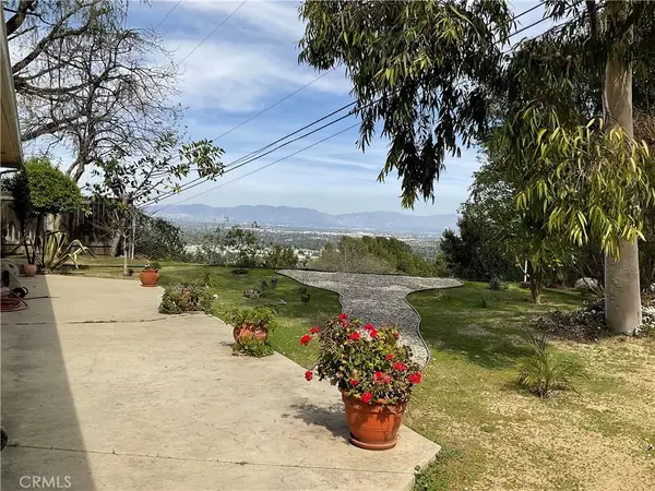 Tarzana, CA 91356,18310 Karen Drive