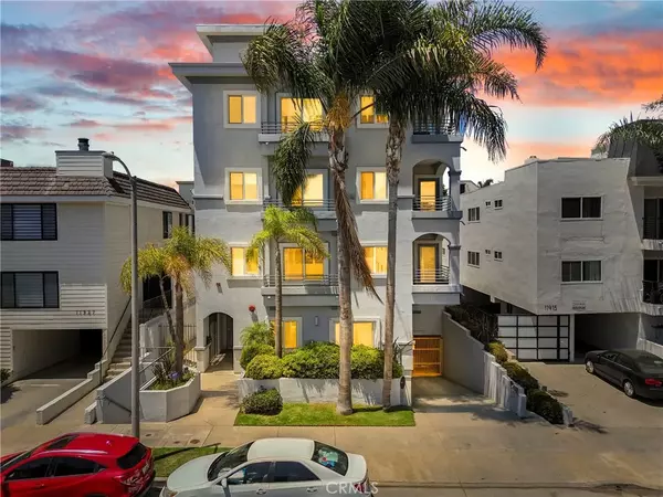 Los Angeles, CA 90049,11923 Darlington Avenue #302