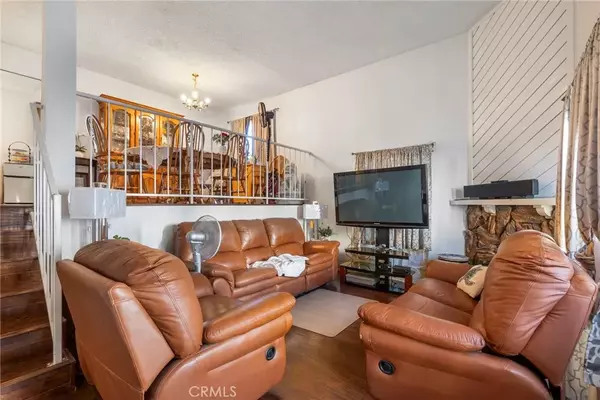 Sylmar, CA 91342,14291 Foothill Boulevard #11