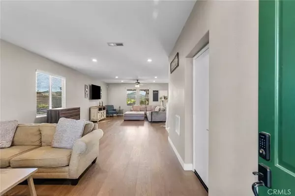 Castaic, CA 91384,28328 Alton Way