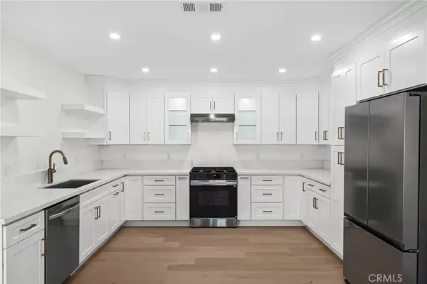 Arleta, CA 91331,9076 Lev Avenue