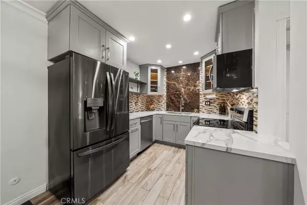 Encino, CA 91316,5215 Balboa Boulevard #203