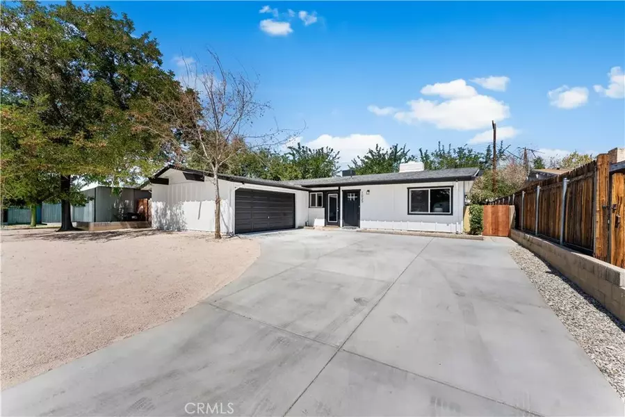 1035 W Avenue H3, Lancaster, CA 93534