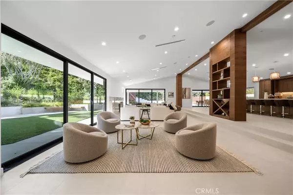 Encino, CA 91436,16105 Clear Oak Drive