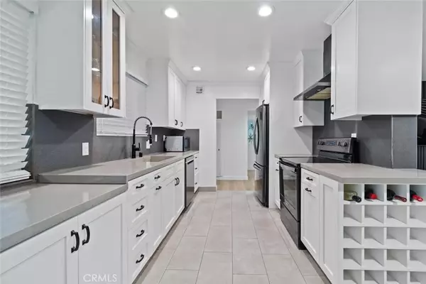 Sherman Oaks, CA 91423,14414 Addison Street #24