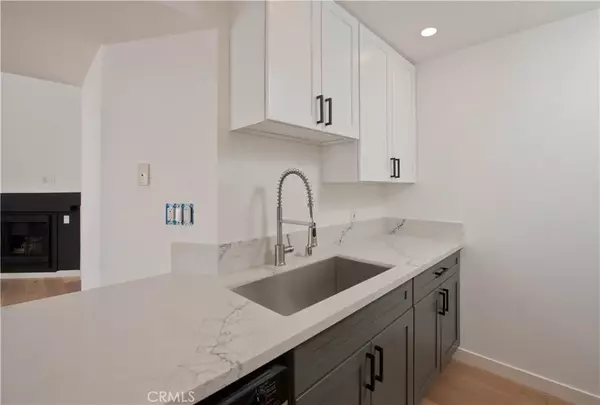 Woodland Hills, CA 91367,5540 Owensmouth Avenue #312