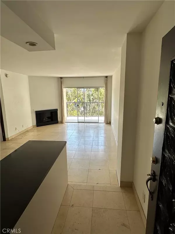 Los Angeles, CA 90027,3949 Los Feliz Boulevard #415