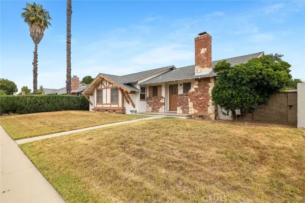 7646 De Soto Avenue, Canoga Park, CA 91304