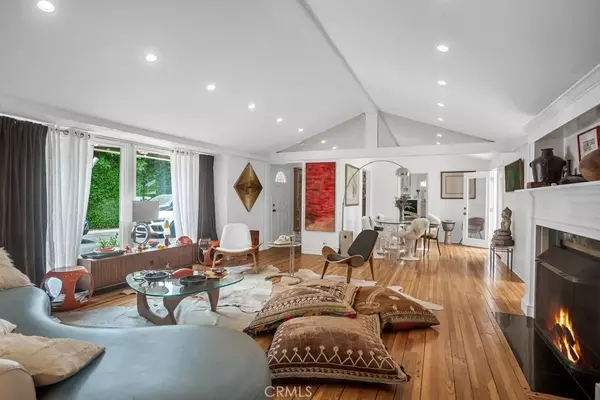 3442 Laurel Canyon Boulevard, Studio City, CA 91604