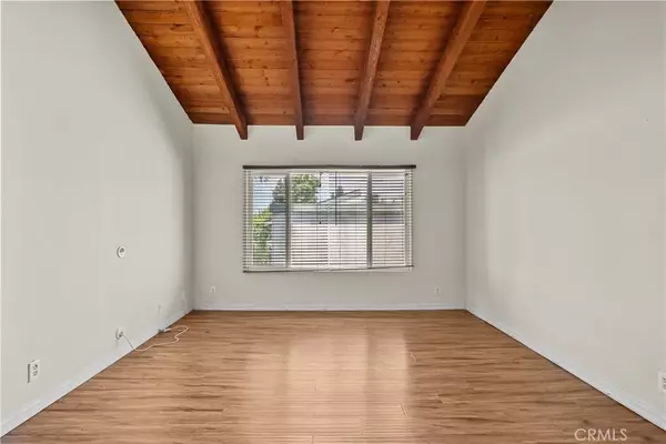 Granada Hills, CA 91344,10636 Woodley Avenue #22