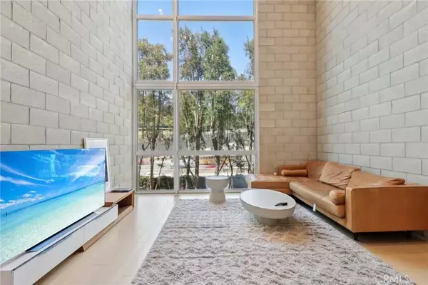 3450 Cahuenga Boulevard West #905, Los Angeles, CA 90068