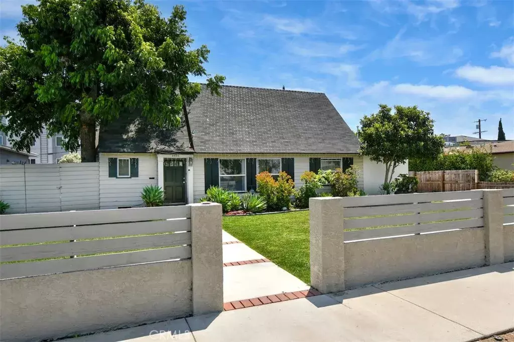 North Hollywood, CA 91601,5634 Camellia Avenue