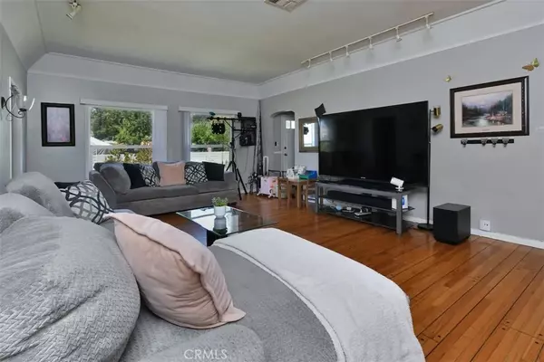 North Hollywood, CA 91601,5634 Camellia Avenue
