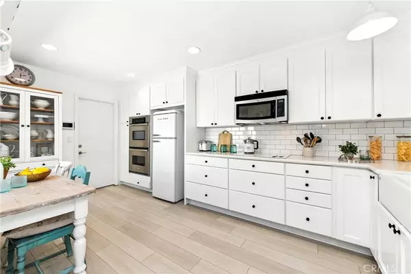Westlake Village, CA 91361,32117 Beachlake Lane