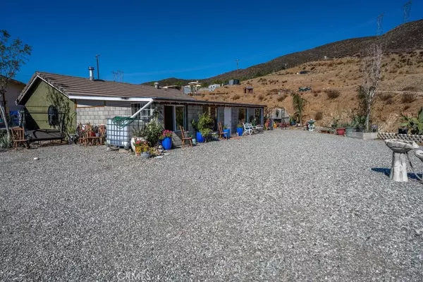 Agua Dulce, CA 91390,9555 Hierba Road