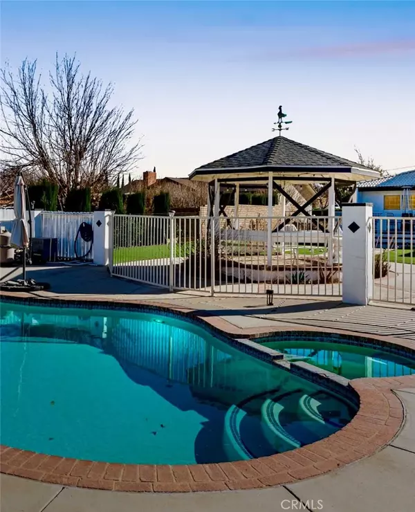 4803 W Avenue M10, Lancaster, CA 93536