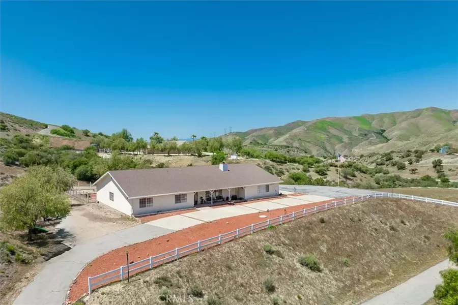13700 Summit Knoll Road, Agua Dulce, CA 91390