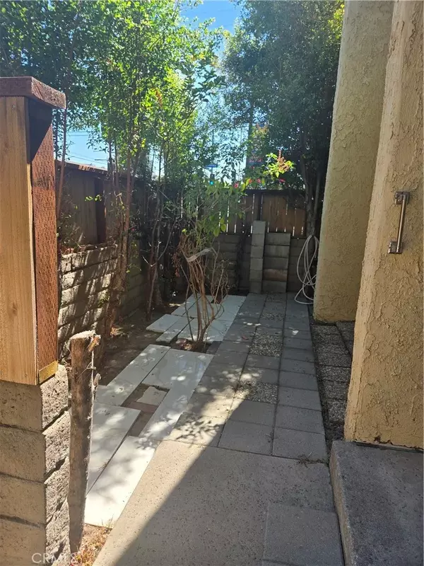 Northridge, CA 91325,8633 Balboa Boulevard #24